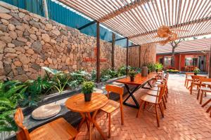 TRUONG PHU HOUSE - HOTEL & APARTMENT