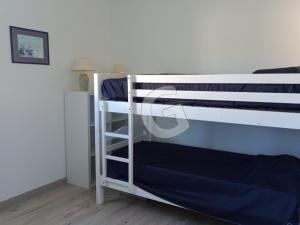 Pavillon 45 pers. avec piscine à 1,4 km de la plage Belesbat, Saint Vincent sur Jard - FR-1-357-327
