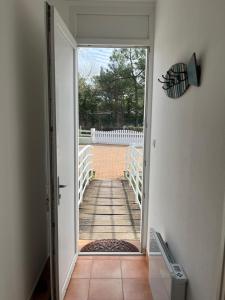 Appartements T2 avec piscine a 400m de la plage : Appartement 1 Chambre