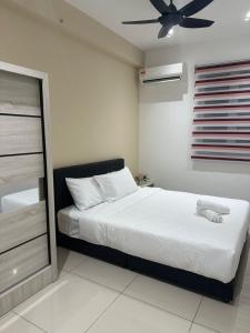 Newly Furnished Metropol Service Apartment with Attractive View