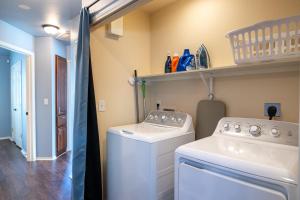 Downtown home with view of Tower of the Americas