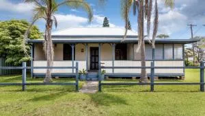 Old Bar Cottage - Taree