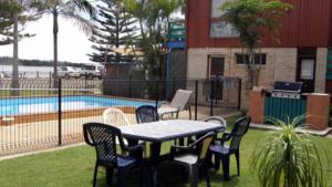 The Pines Units Manning Point