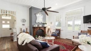 Fig Tree Farm Cottage - Riverfront Retreat On The Manning River