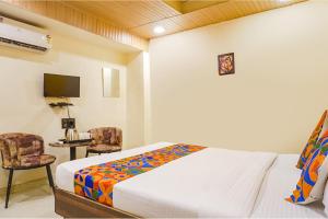 FabExpress Gargi Executive - Shaniwar wada