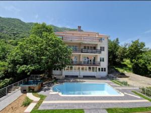 M apartman - 4hvězdičkové hotely ve městě Prčanj