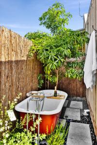 The Cottage- Pet friendly, Golf, Ocean and River!