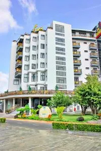 The Palms Hotel - Binh Hung