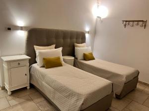 Double Room with Extra Bed and Balcony - First Floor room in Sogno D'Epoca 1822