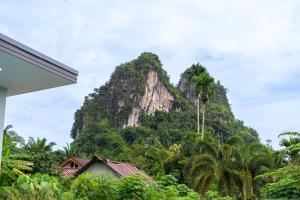 Sea Eagle Mountain private pool villa Aonang