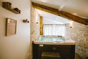 Maisons de vacances Gite O Tilleul Enchante : photos des chambres