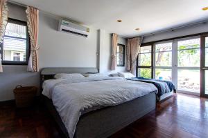 F4 Beach house Kitchen BBQ 3 bedrooms Large yard - 2025 Exclusive ...