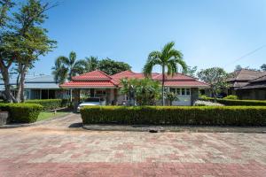 F4 Beach house Kitchen BBQ 3 bedrooms Large yard - 2025 Exclusive ...