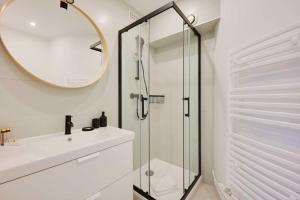 Bright modern studio for 2P - La Defense