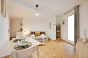 Bright modern studio for 2P - La Defense