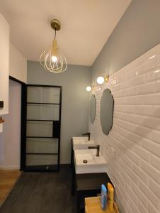 Appartements Charmant logement avec 2 chambres jusqu'a 6 voyageurs proche centre ville : photos des chambres