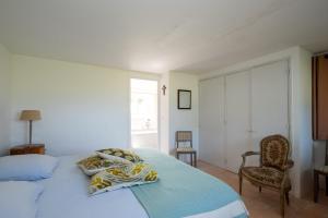 Villas Maison de famille donnant sur le Golf et le Fier d'Ars dans un parc de 7500m2 : photos des chambres