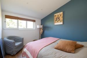 Villas Maison de famille donnant sur le Golf et le Fier d'Ars dans un parc de 7500m2 : photos des chambres