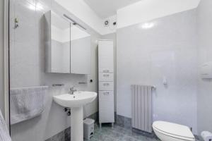 Sunflower House with Pool and Solarium Area