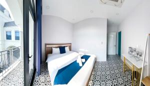 Beach Hotel Grand World (La La Homestay)