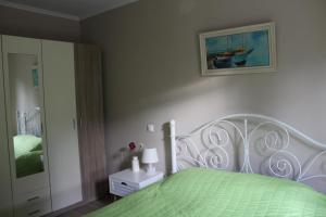 Yellow House close to the beach