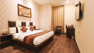 Sallow Royal Suites by Dew Drop