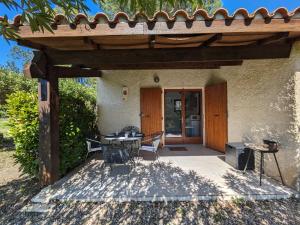 Petite Maison terrasse privée St Martin dArdèche