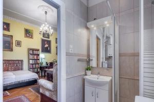 Central Market Apartment