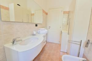 Perla Marina - Trilocale Elegante e Spazioso in Centro