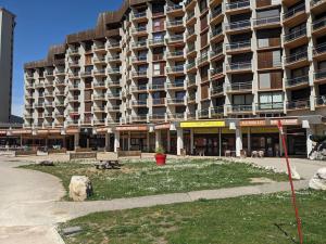 Studio 25m2, 5 pers, 30m des pistes, balcon sud