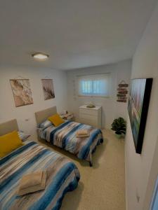 Vistas al mar y al puerto deportivo