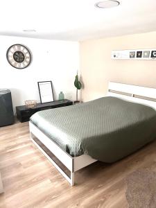 La Perle, proche Roissy CDG, Paris, Parc asterix, Disney