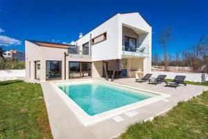 Villa Ogradina near Pula with sea view for 5 persons only 3 km from the Beach - Brusini