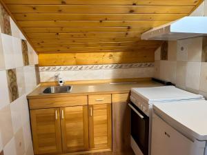 Apartment Ana with a Charming Jacuzzi near Marija Bistrica