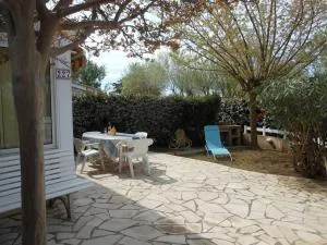 VILLA 3 PCS VERANDA 43m2 + TERRASSE 60m2 REF 4040 - 卡斯特拉斯