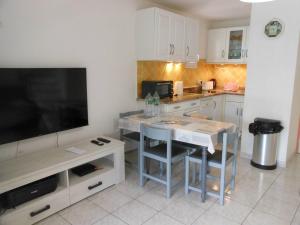 VILLA 3 PCS VERANDA 43m2 + TERRASSE 60m2 REF 4040