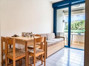 Cozy apartment with sunny terrace in Bibione