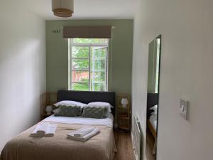 Linnet House - Relaxing - Leafy - Whole Apt- 2 Bed