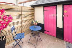 Family Friendly Sleeps 6 in Exmouth By The Sea