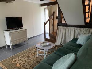 1 Bed Cottage - Sleeps 2 - Garden - Parking - Wifi