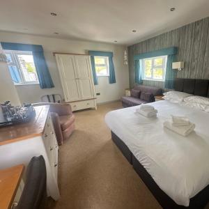 Deluxe Family Room room in Waveney Inn