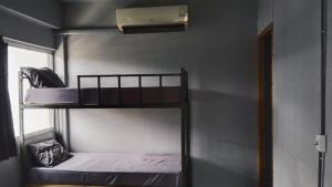 Phòng Gia Đình Với Phòng Tắm Chung (Family Room with Shared Bathroom)
