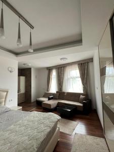 Diamond Hotel & Restaurant