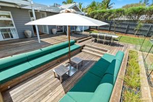 The Deck on Donalda - Sorrento poolside oasis