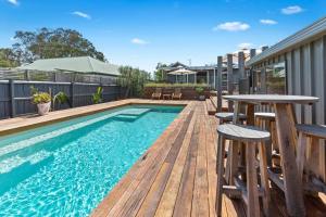 The Deck on Donalda - Sorrento poolside oasis