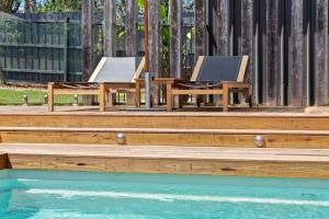 The Deck on Donalda - Sorrento poolside oasis