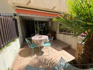 Sol-y-Days Los Amigos, Studio 4 couchages en rez-de-jardin, avec grande terrasse et parking, à 250m de la plage