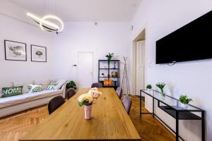 Sunny Apartment on the Buda side