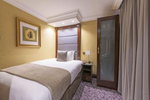 Hyde Park International