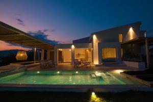Aristotelia Gi - Premium Luxury Villas with Private Pools